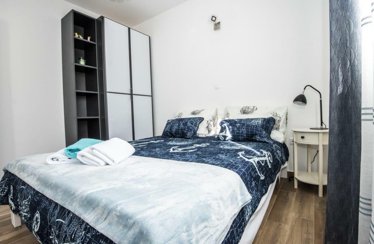Blue Pearl Apartment Rogoznica  Eksteriør billede