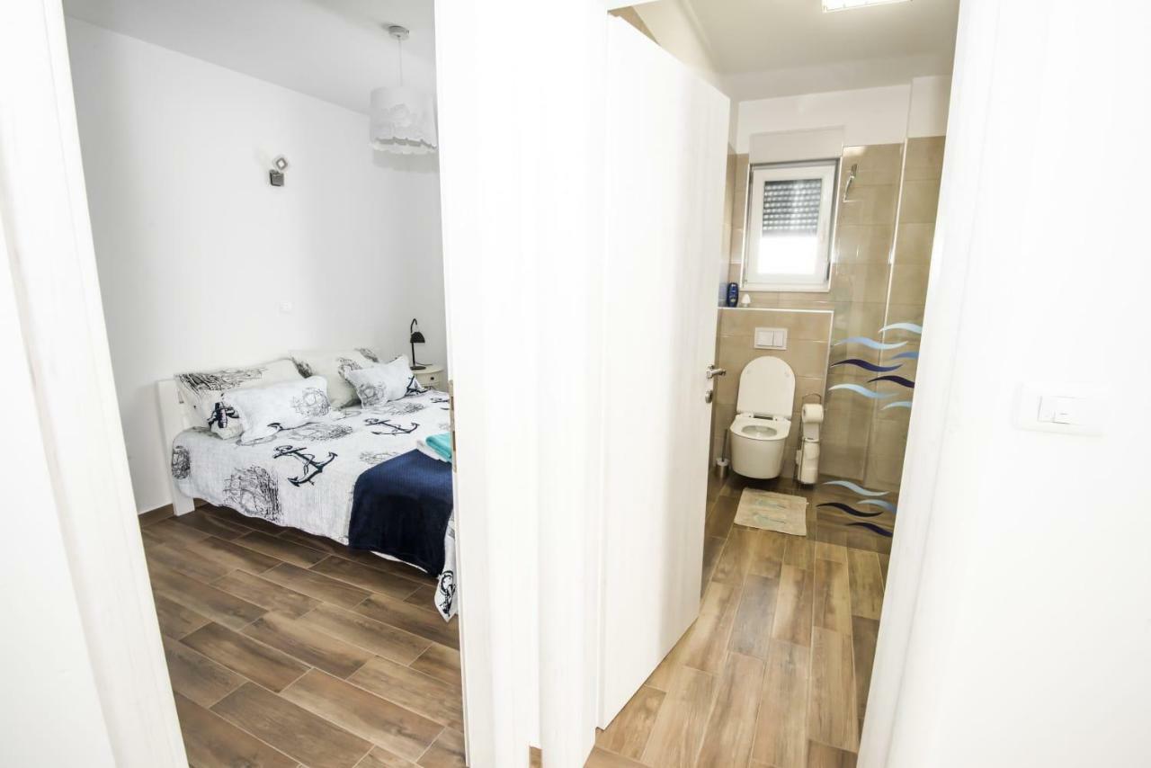 Blue Pearl Apartment Rogoznica  Eksteriør billede