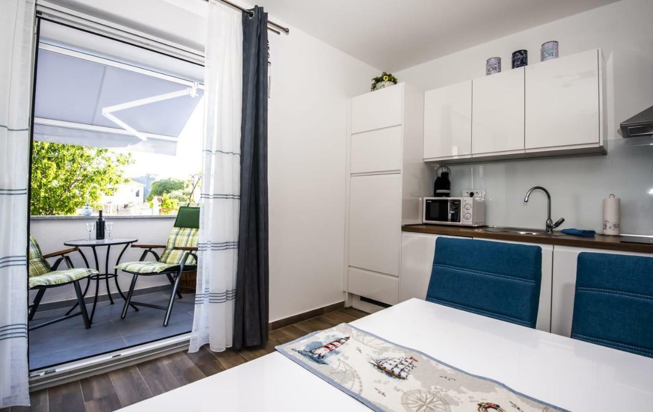 Blue Pearl Apartment Rogoznica  Eksteriør billede